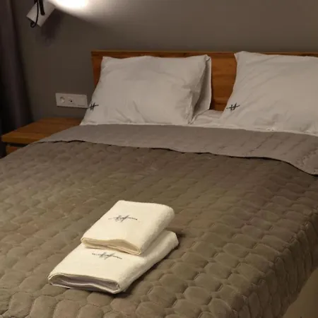 Penthouse Village 폴리아나