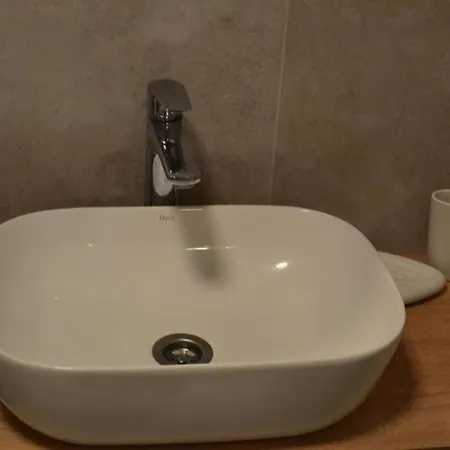 Penthouse Village 폴리아나