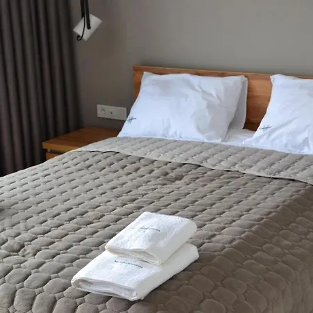Penthouse Village * פוליאנה